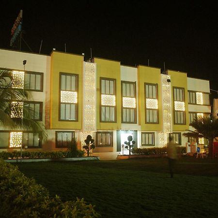 Safari Hotel & Resort Somnāth Exterior foto