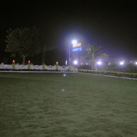 Safari Hotel & Resort Somnāth Exterior foto