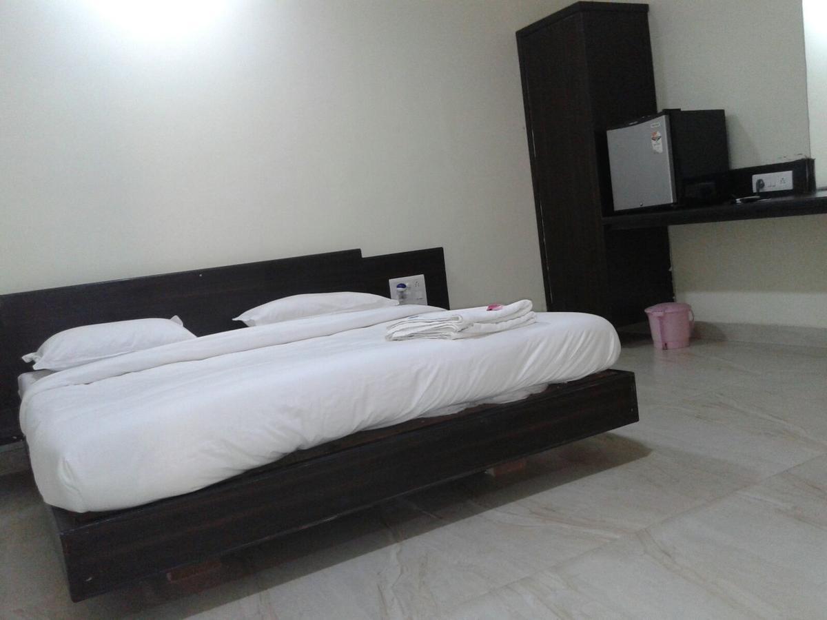 Safari Hotel & Resort Somnāth Cameră foto